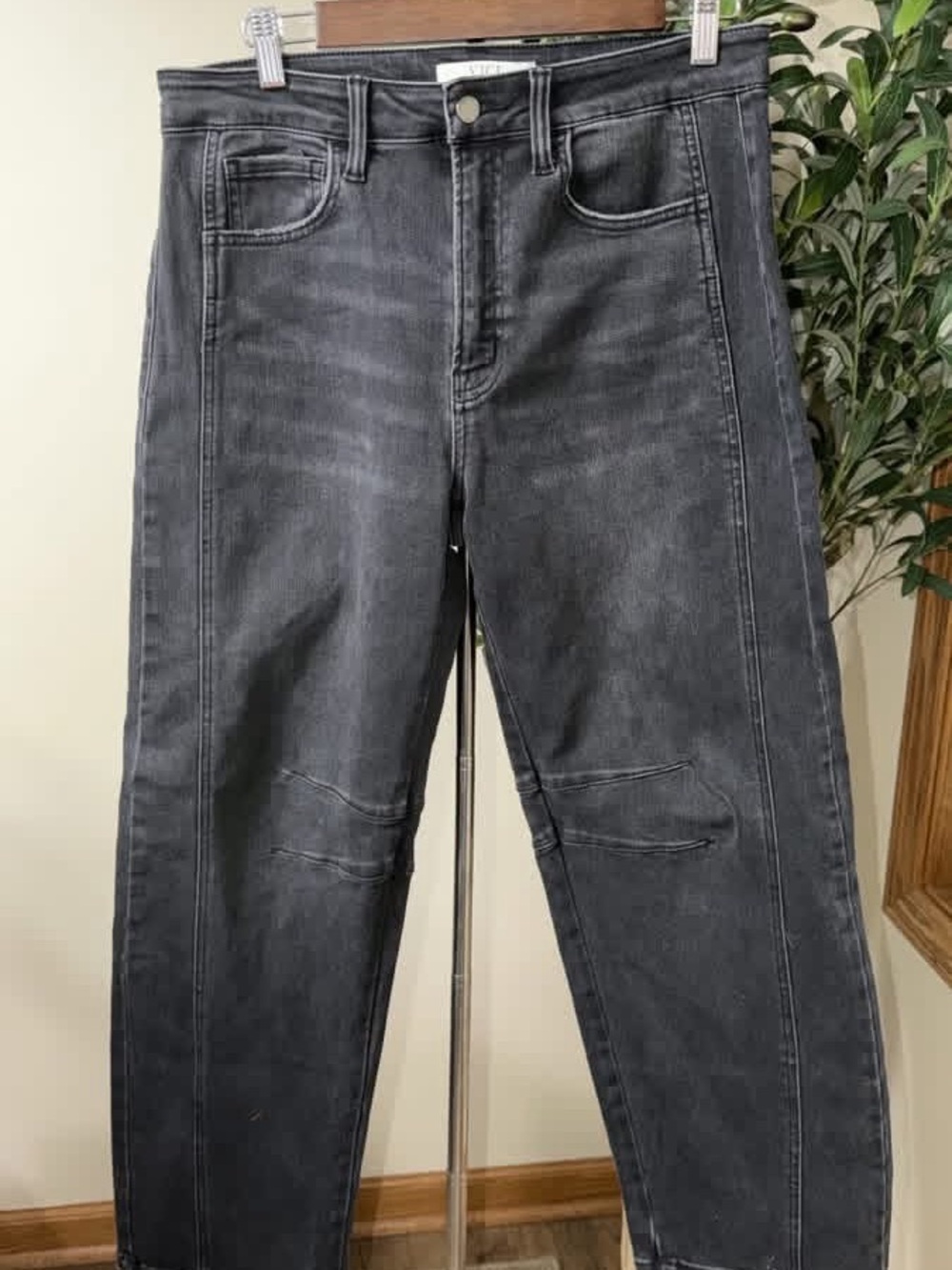 Vici Women's Black Barrel Jeans